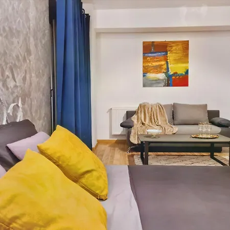 Apartmán Ultracentral 5* Boutique Style Apartment. Brand New. 2 Rooms. Spacious. Free Parking *