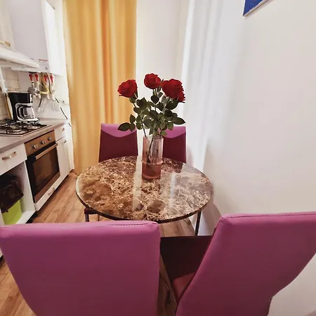 Ultracentral 5* Boutique Style Apartment. Brand New. 2 Rooms. Spacious. Free Parking