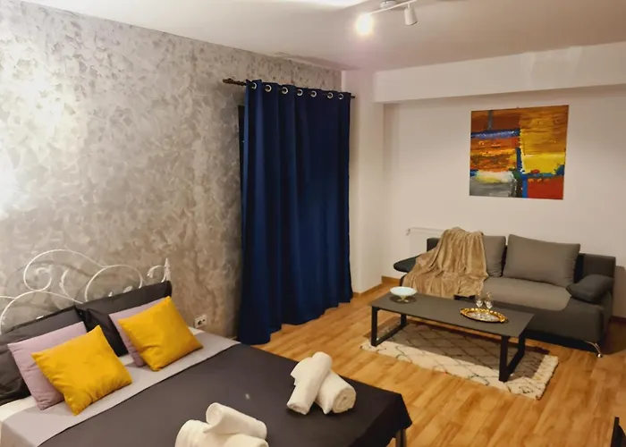 Ultracentral 5* Boutique Style Apartment. Brand New. 2 Rooms. Spacious. Free Parking Apartament