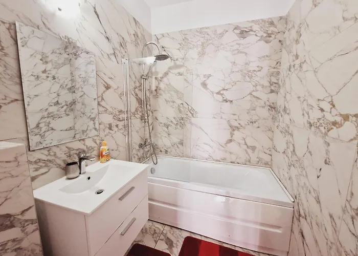 Ultracentral 5* Boutique Style Apartment. Brand New. 2 Rooms. Spacious. Free Parking Apartmán *