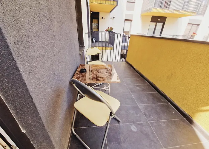 Ultracentral 5* Boutique Style Apartment. Brand New. 2 Rooms. Spacious. Free Parking *