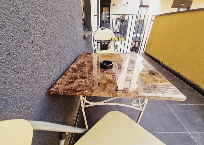 Ultracentral 5* Boutique Style Apartment. Brand New. 2 Rooms. Spacious. Free Parking Apartament *